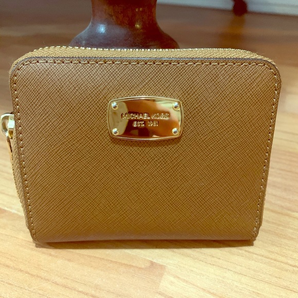 Michael Kors Wallet - Picture 1 of 2